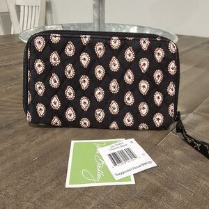 Vera Bradley Classic Black Zip Around Wallet (Retired Fall 2006) NWT